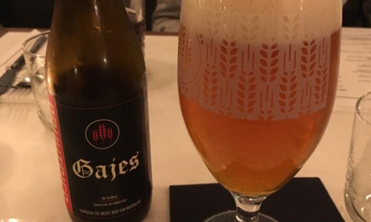 gajes bruut bier tripel bier in glas